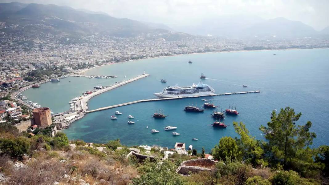 Ege ve Akdeniz Limanlarında Kruvaziyer Rekoru 5